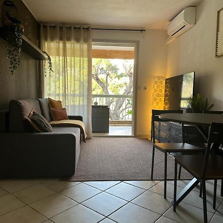 Appartement Residence Santa Barbara Avec Piscine Et A 750M De La Plage Cavalaire-sur-Mer Esterno foto