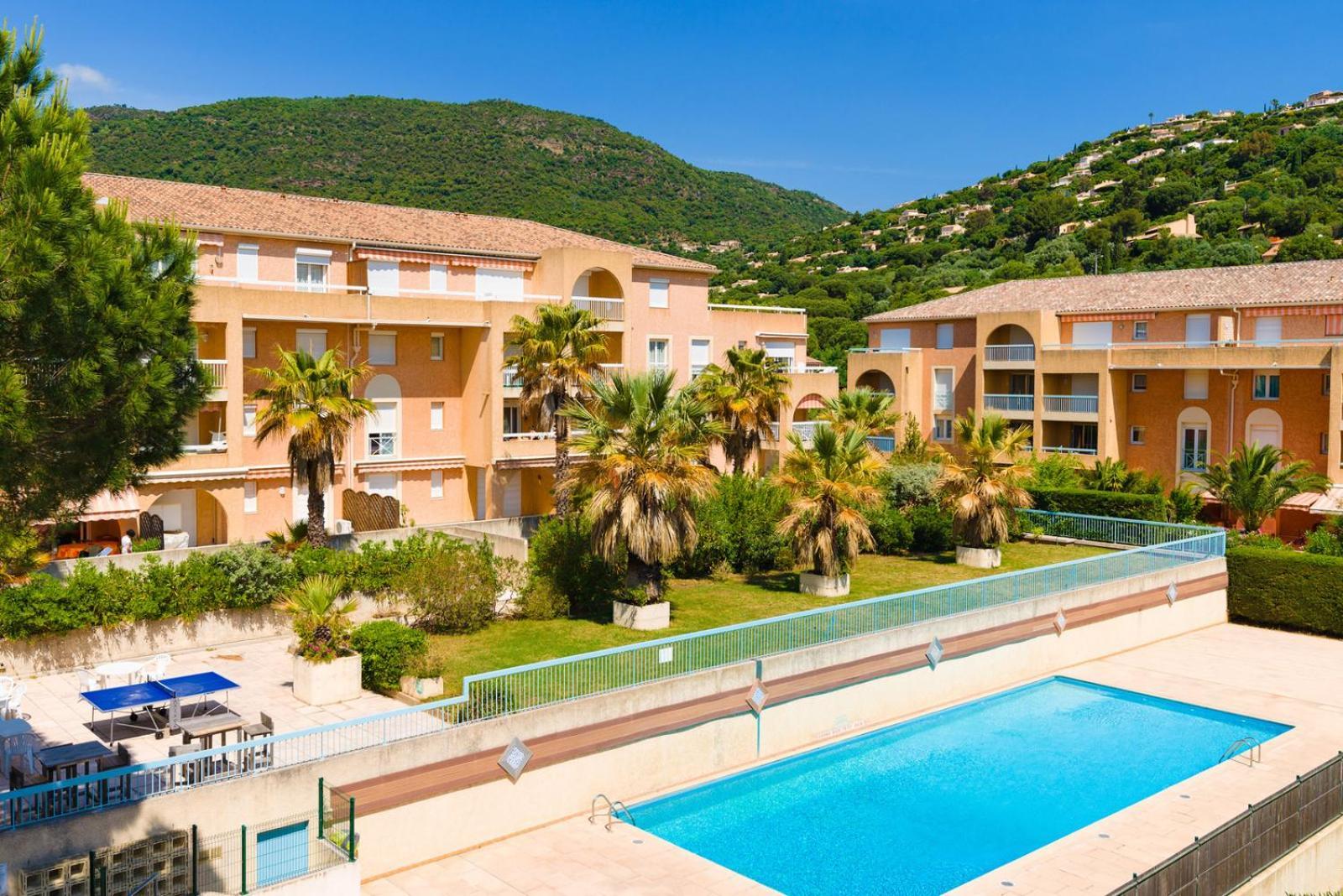 Appartement Residence Santa Barbara Avec Piscine Et A 750M De La Plage Cavalaire-sur-Mer Esterno foto